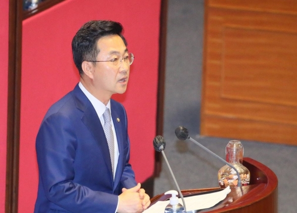 지난 7월 22일 국회에서 정치·외교·통일·안보 분야 대정부질의를 이어가는 민주당 박성준 의원