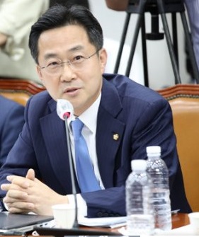 민주당 박성준 의원